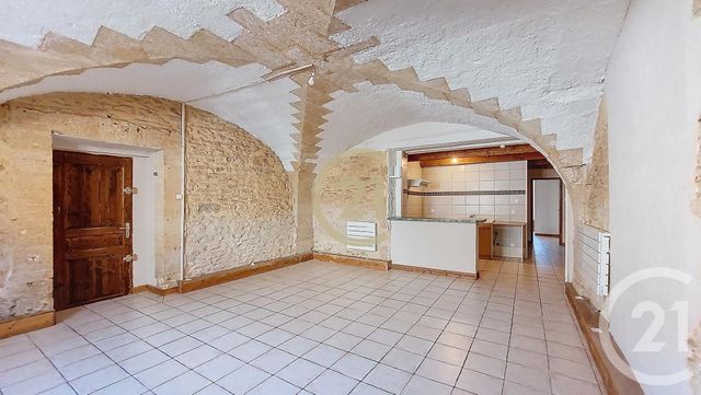 Appartement F2 à louer - 2 pièces - 64.22 m2 - REMOULINS - 30 - LANGUEDOC-ROUSSILLON - Century 21 Beven Immobilier